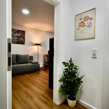 Sano - - Zentral, Ruhig, Stillvoll, Platz Zum Arbeiten, Schnelles Internet *